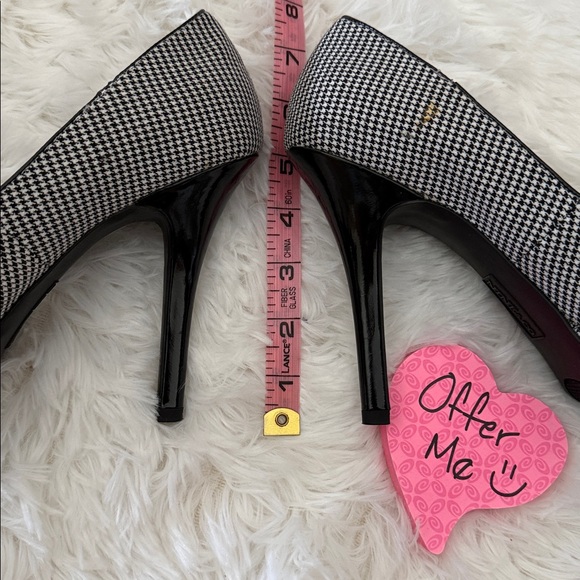 Nine & Co. Black and White Patterned Heels - Picture 8 of 8